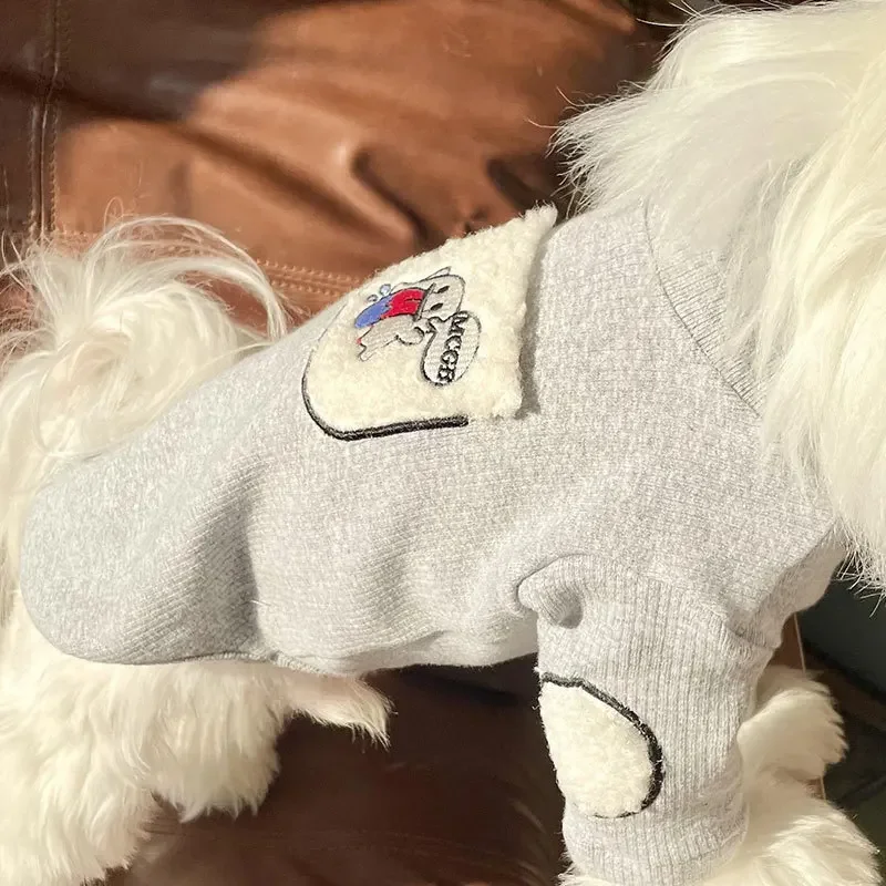 Sudadera con capucha gris de cuello alto para cachorro, camisa inferior de manga larga de lana de cordero bordada, ropa para perros pequeños y gatos de peluche de otoño e invierno - imagen 4