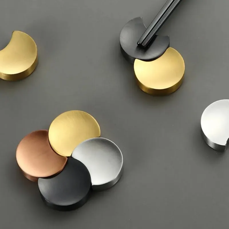 Soporte creativo para palillos, soporte para palillos con forma de luna de acero inoxidable, estante para vajilla de escritorio para decoración del hogar - imagen 3