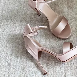 Sandalias de tacón aguja con lazo champagne para mujer eventos fiestas