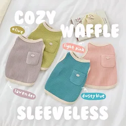 Lindo chaleco tipo gofre para mascotas en primavera, traje de protección solar de color caramelo, Top de manga corta de peluche, ropa para cachorros