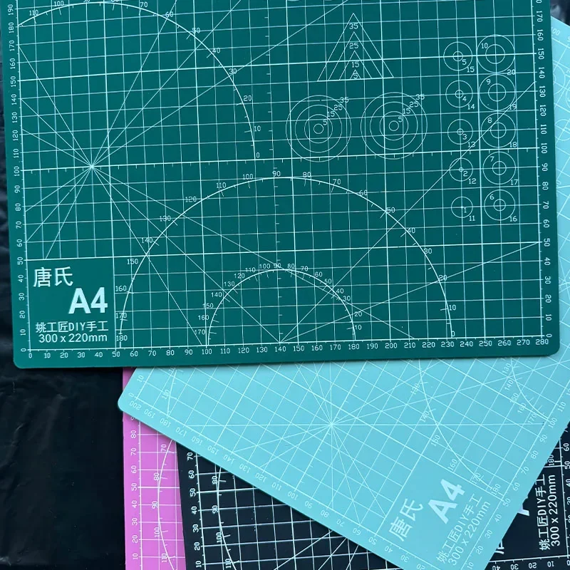 Tapete de corte acolchado A4 para mascotas – Base de PVC antideslizante - imagen 4