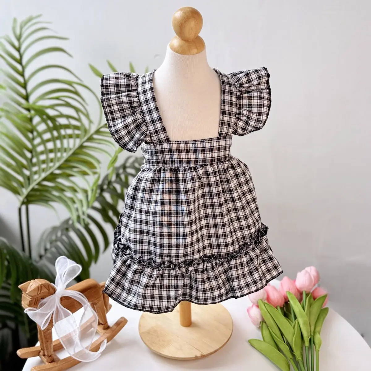 Chaleco de manga voladora a cuadros para mascotas, falda a cuadros roja bonita, ropa adecuada para cachorros de verano, ropa para perros pequeños, primavera y verano - imagen 2