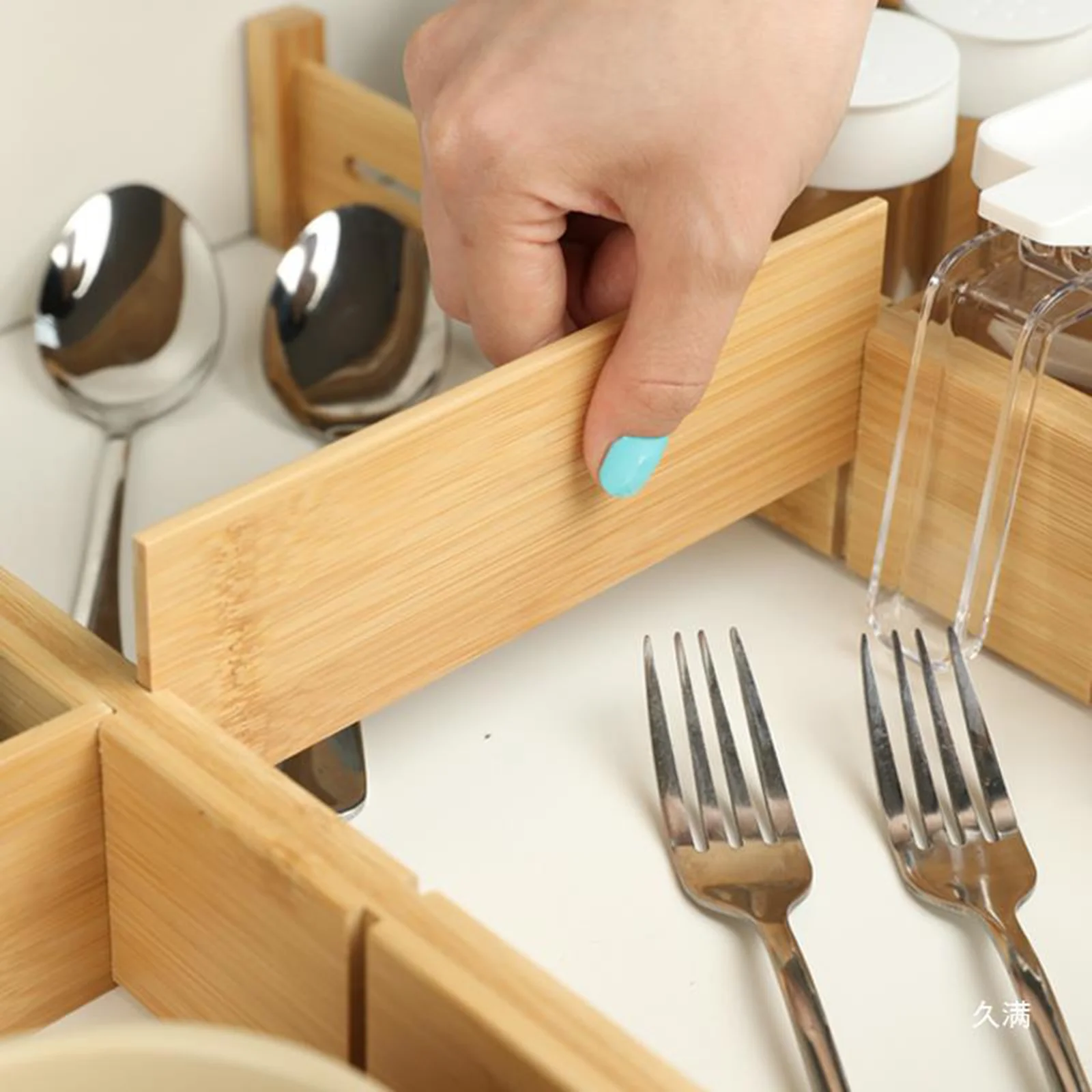 Organizador de cajones bambú ajustable retráctil con resorte - imagen 2