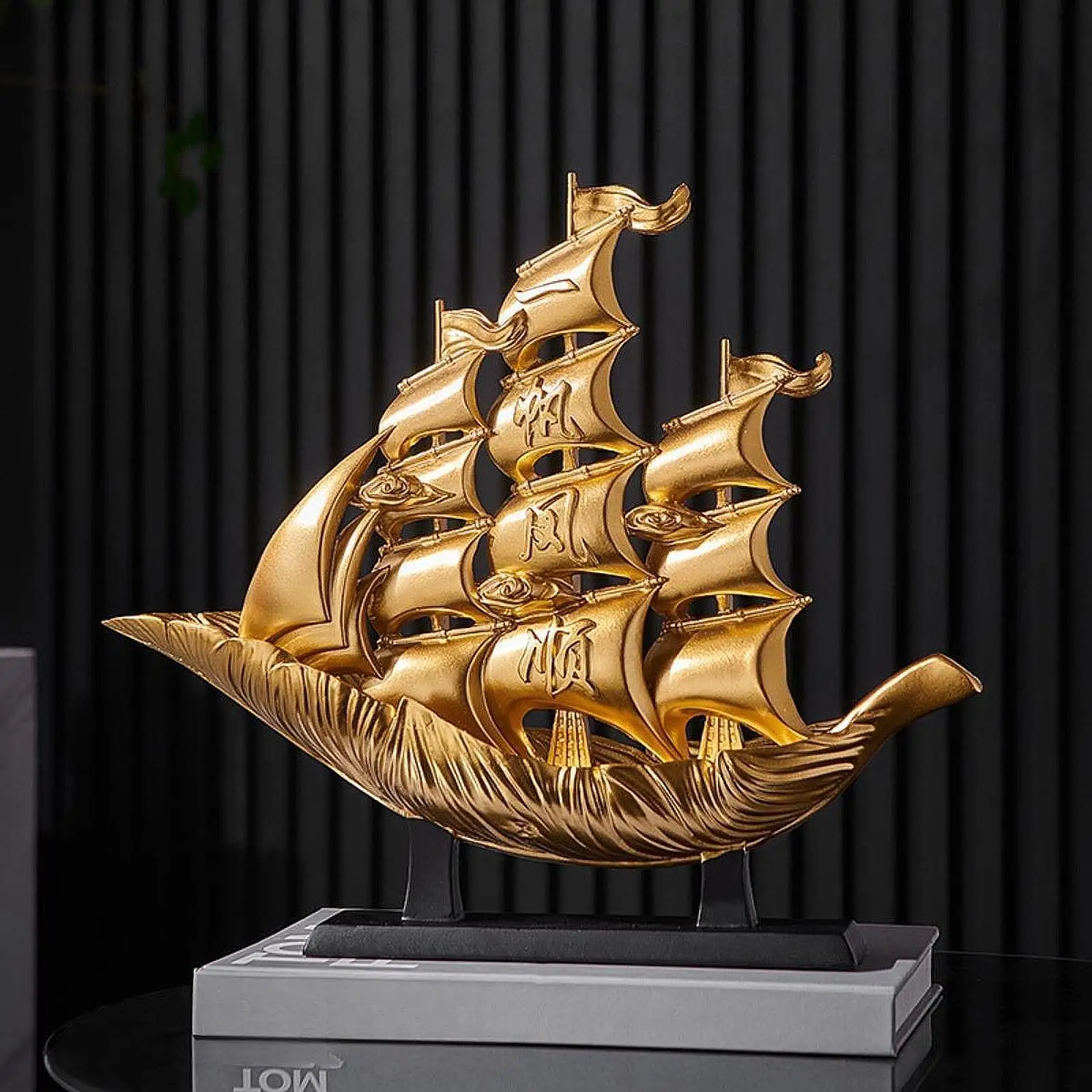 Sailing Boat Decor Artwork Bookshelf Anniversary Gift Sculpture Table Centerpiece Collectible Crafts Ornament Ship Model Decor