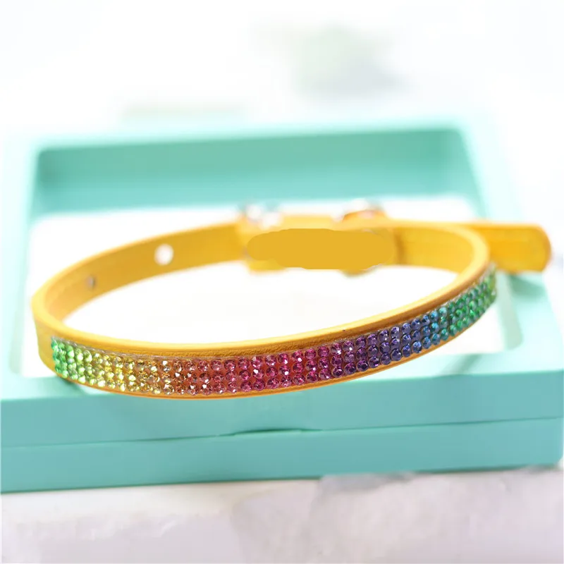 Collar ajustable cuero PU cristales arcoíris para gatos y perros mini