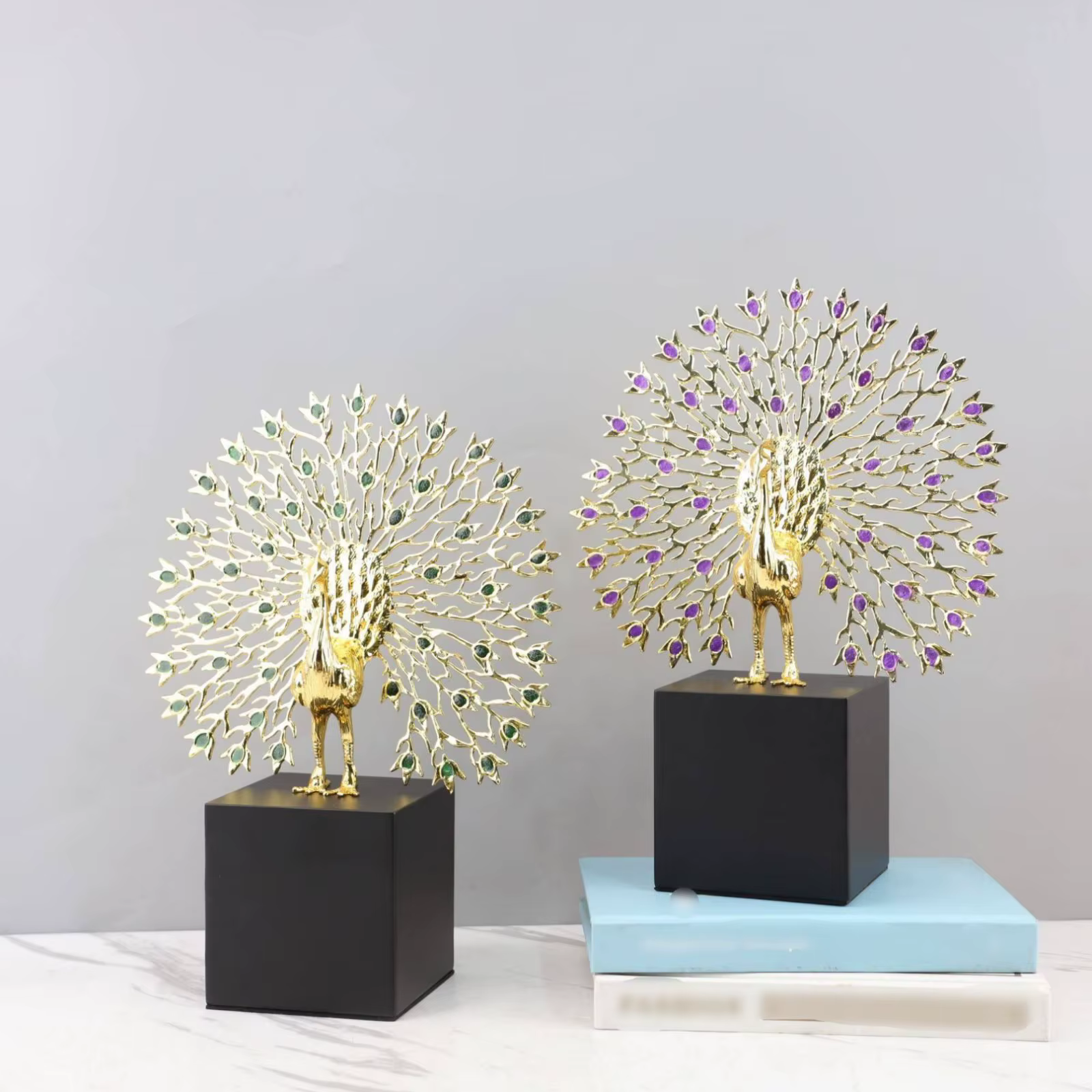 Escultura de pavo real en metal – Decoración minimalista para el hogar