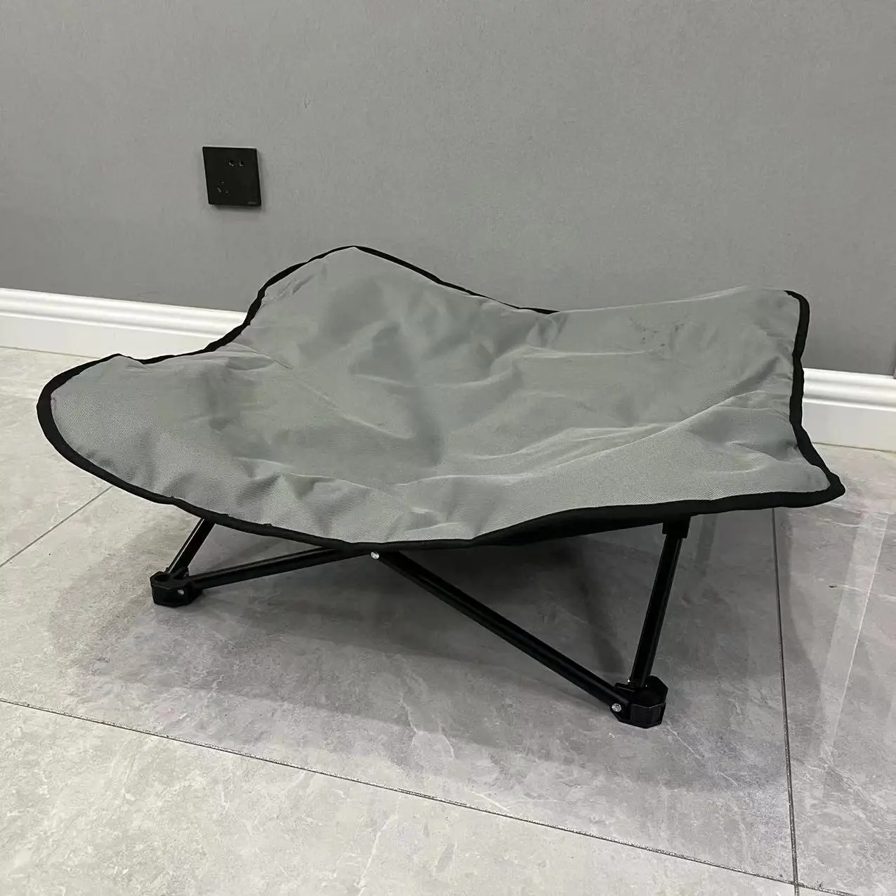 Cama portátil plegable para perros y gatos – Impermeable, resistente