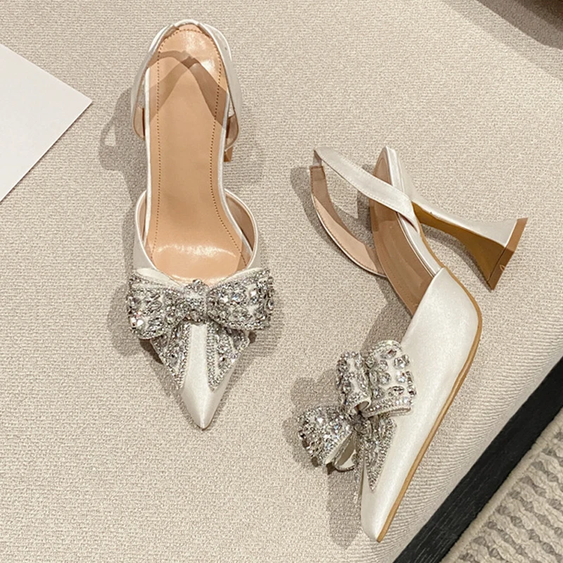 Zapatos con tacón rojo y lazo de lentejuelas para gatos y perros - imagen 3