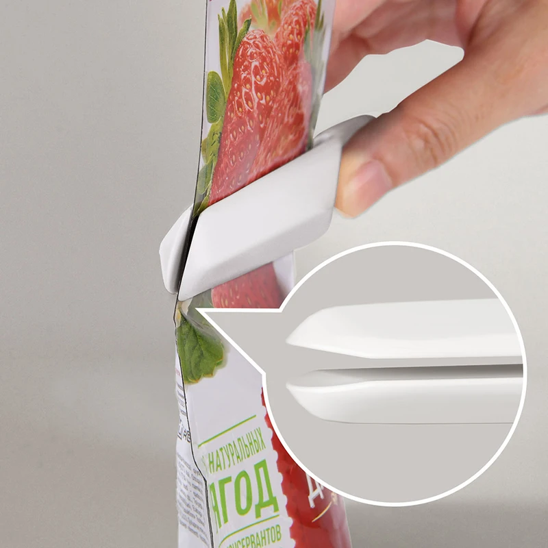 Exprimidor magnetico de comida humeda para gatos accesorio practico - imagen 2
