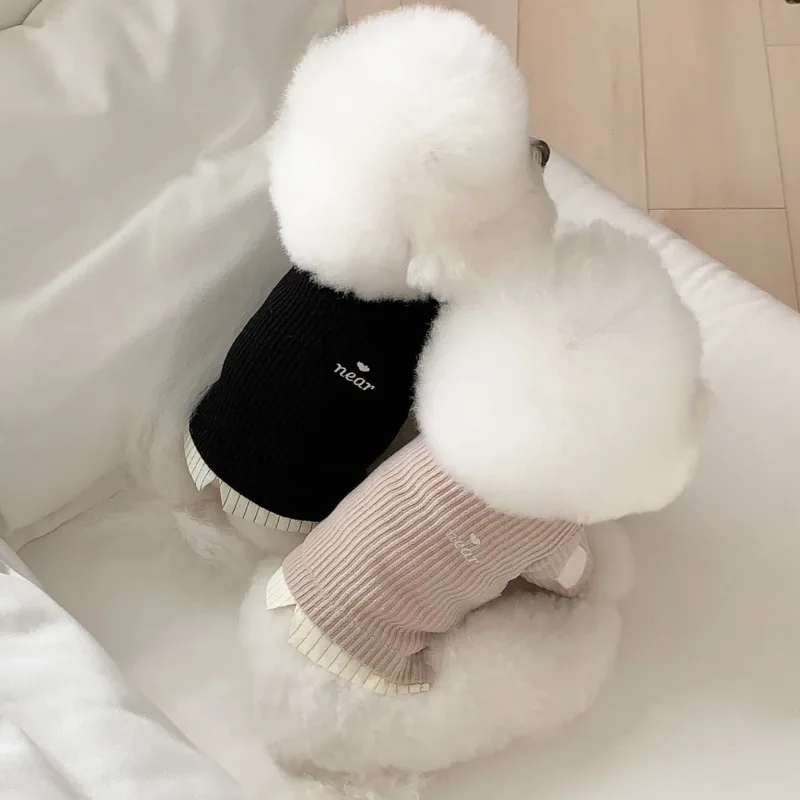 Conjunto de camisa de dos piezas de Pomerania a la moda, ropa cálida de invierno para perros de compañía, chaleco bordado de retazos Yorkshire Terrier