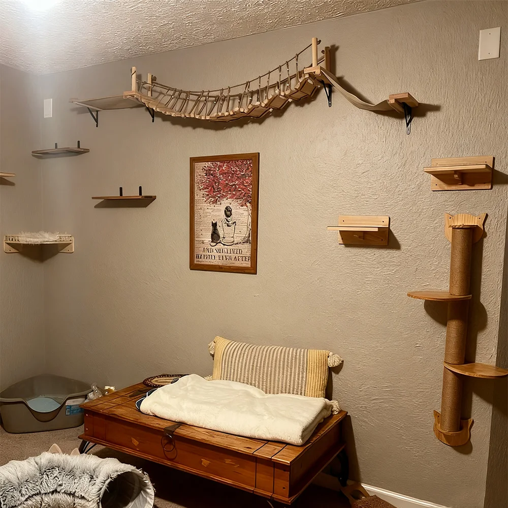 Sistema de escalada para gatos montado en la pared, postes rascadores de madera para gatos y puente de suspensión para crear espacio de actividades para gatos en interiores