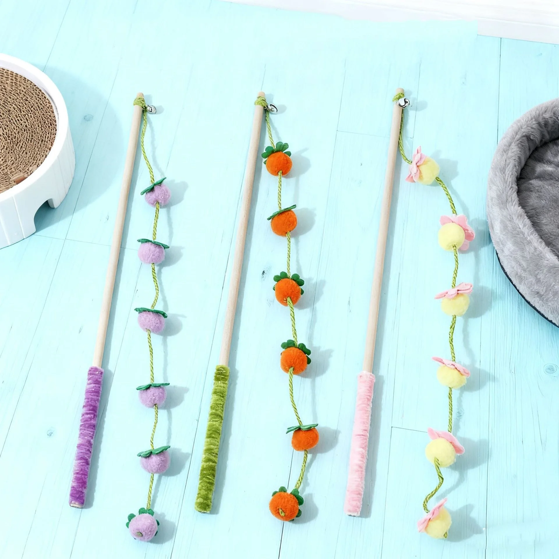 Juguete para gatos con mango de madera en forma de fruta, palo largo para jugar interactivo y resistente a morderse, Ideal para mantener los gatos divertidos