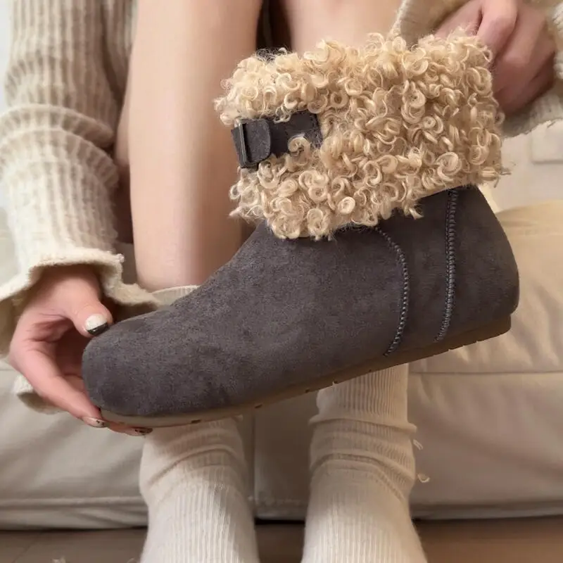 Botas de nieve de diseñador con hebilla de Metal de lana de lujo para mujer, botines planos cómodos de invierno, botines cortos cálidos de felpa para mujer - imagen 5