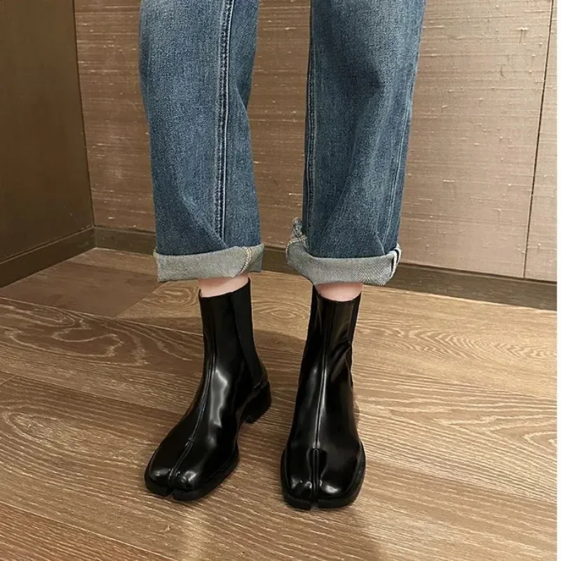 Botas Chelsea de estilo británico para mujer, botas cortas de tubo medio, diseño elástico con personalidad, zapatos con pezuña de caballo, zapatos de cuero - imagen 4