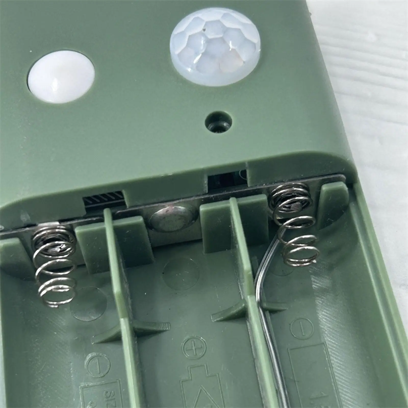 Christmas Sound Sensor Player White Plastic Portable Music Box Decor for Store Shop Supermarket Christmas Sound Sensor Player White Plastic Portable Music Box Decor for Store Shop Supermarket