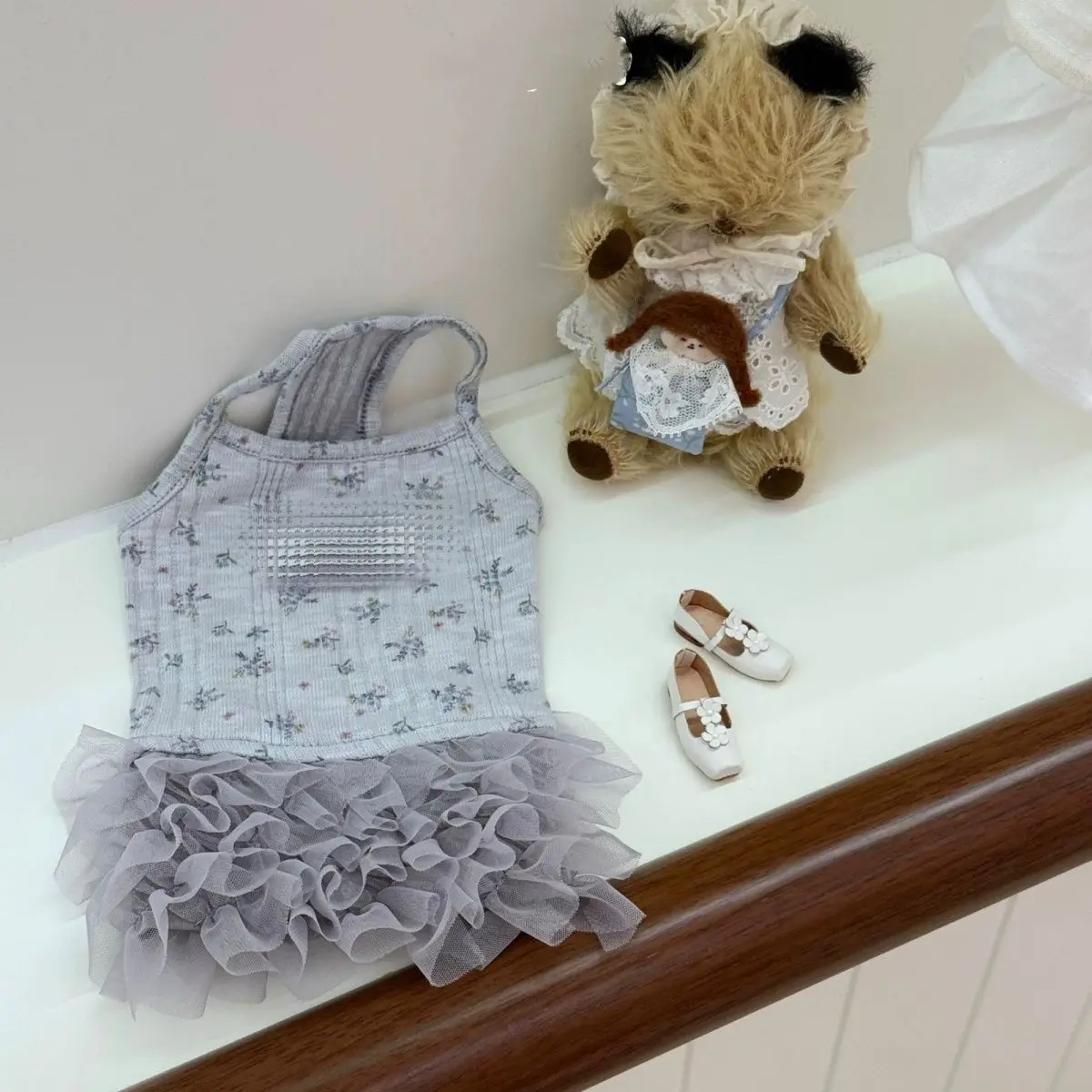 Vestido primavera de encaje floral para gatos y perros pequeños - imagen 3