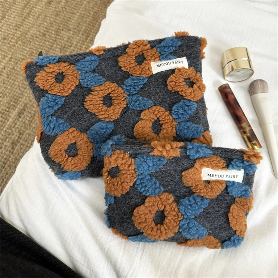 Bolsa de maquillaje portátil de felpa con cremallera, bonita bolsa de maquillaje Floral Kawaii, bolsa de cosméticos de moda para bolso, estuche para lápices