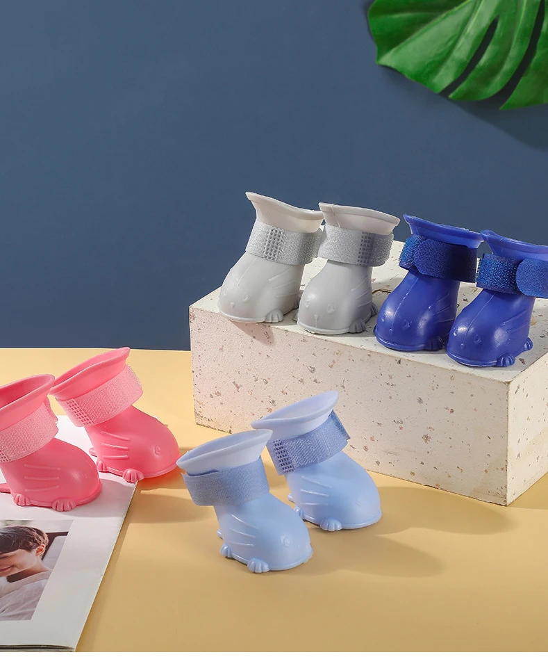 Botas de goma antideslizantes para perros y gatos pequeños, calzado impermeable para exteriores, resistente al desgaste, accesorios para mascotas, 4 unidades por lote - imagen 4