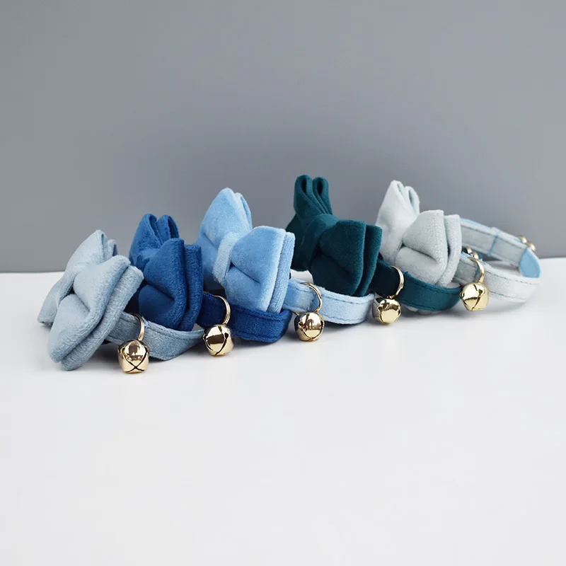 Lindo Collar de gato Collar de terciopelo Bowknot Collar de gato con hebilla de seguridad ajustable Pajarita para gatos Mascotas - imagen 4