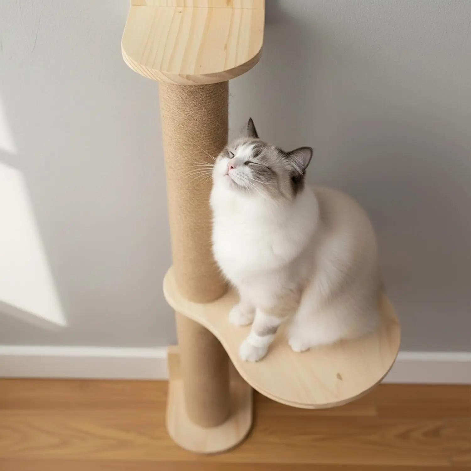 Rascador de pared para gatos en madera con cuerda de sisal natural - imagen 4