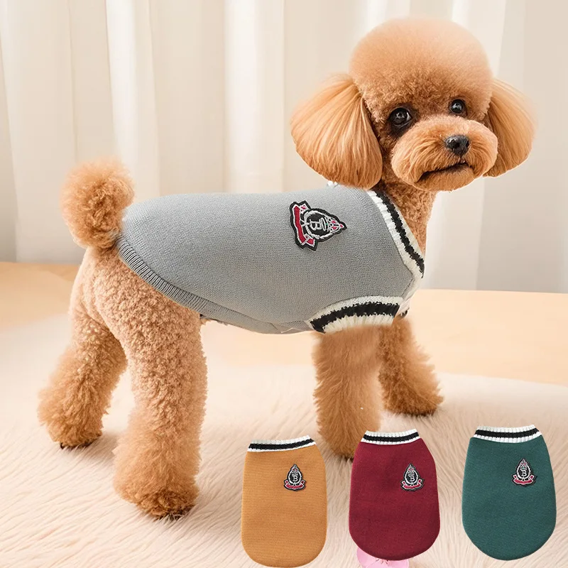 Suéter para mascotas con cuello en V de estilo universitario, chaleco tipo jersey de punto cálido para perros y gatitos, prendas de punto acogedoras con temática navideña para cachorros - imagen 2