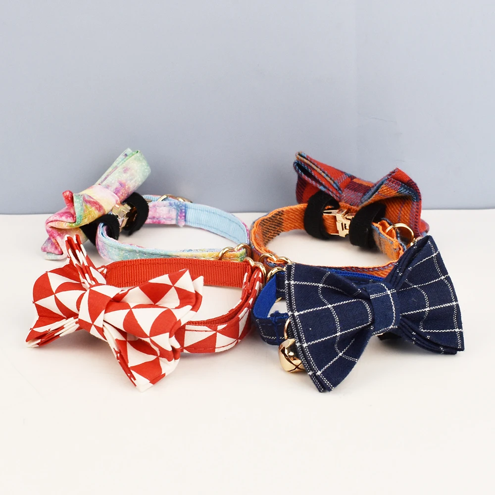 Collar de gato Bowknot Seguridad ajustable Collar personalizado para mascotas Nombre personalizado Suave