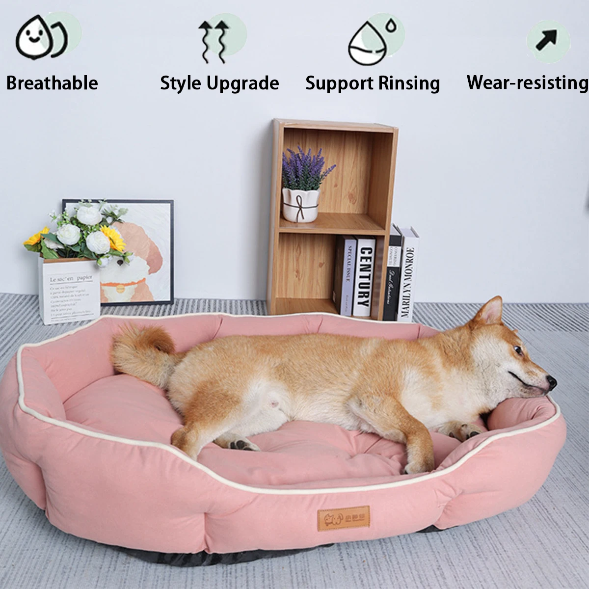 Cama para perro tumbado sobre ella