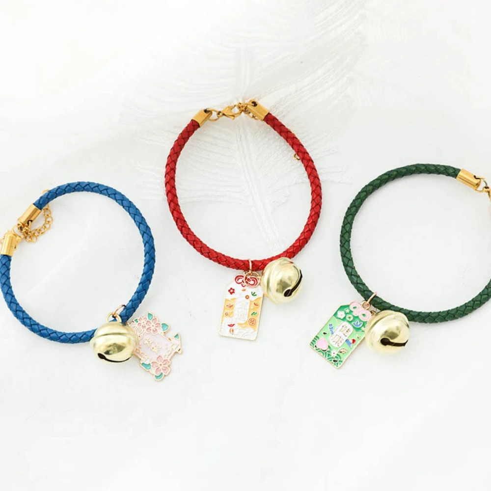 Collar japonés de cuero con campana para gatos y perros pequeños - imagen 2
