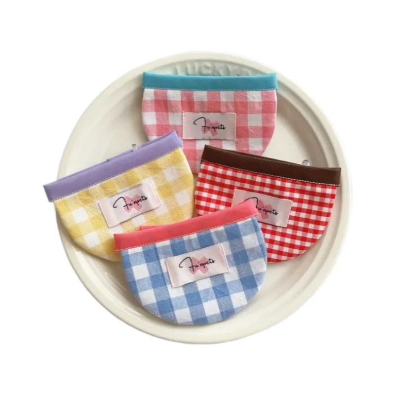 Babero para mascotas a cuadros INS, bonito babero con baba de Color contrastante, babero para perros pequeños y medianos, accesorios para perros, accesorios para cachorros, Collar para perros - imagen 5