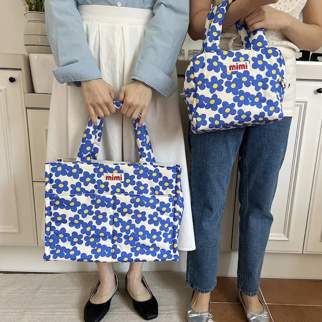 Bolsa de transporte con estampado de dibujos animados para almacenamiento de mascotas INS, bolso cruzado portátil de gran capacidad para perros y gatos, mochila trasera para perros y gatos - imagen 5