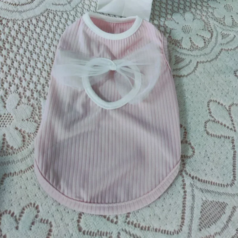 Primavera y perro verano Ins corazón hueco malla arco fino camiseta sin mangas arco estilo lindo camiseta sin mangas perro pequeño gato mascota ropa para perros - imagen 3