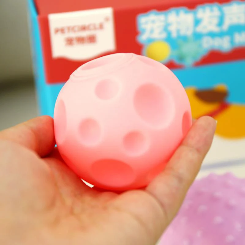 Pelota para cachorros y gatos de 6cm de diámetro, juguete para perros pequeños, gatos, Color aleatorio, 1 Uds., juguete para gatitos con chirrido, productos de suministros para mascotas a bajo precio - imagen 4