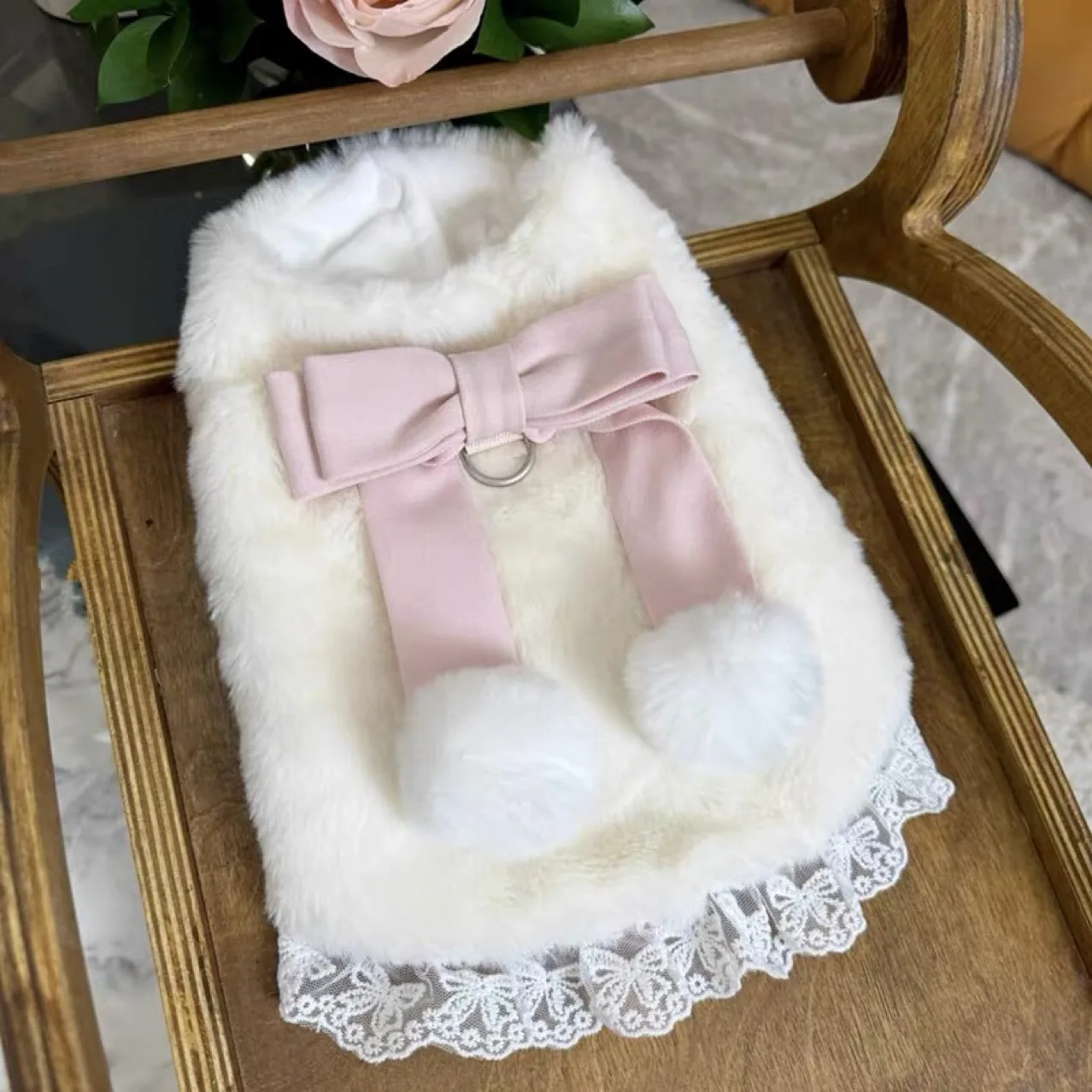 Abrigo de invierno peludo para perro con lazo grande, Chaqueta corta de piel de conejo, vestido de princesa para perro pequeño, ropa para perro Bichon - imagen 3
