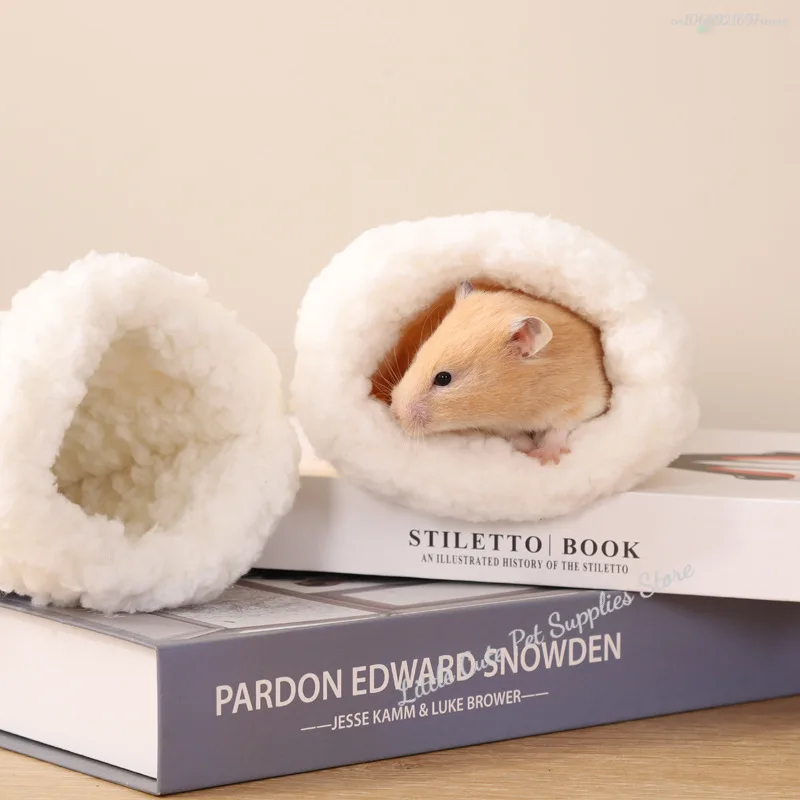 Nido de hámster de invierno, cama de hámster con diseño de dibujos animados de felpa suave y cómoda, saco de dormir de tela gruesa para conejillo de indias, accesorios para mascotas - imagen 2