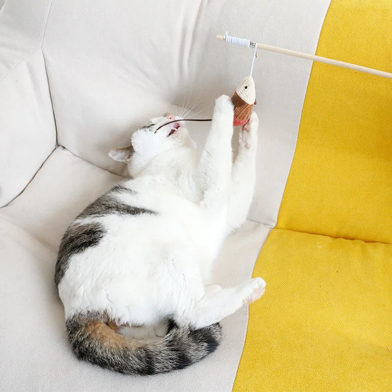 Varita de juego con plumas y ratón para gatos – Resistente - imagen 3