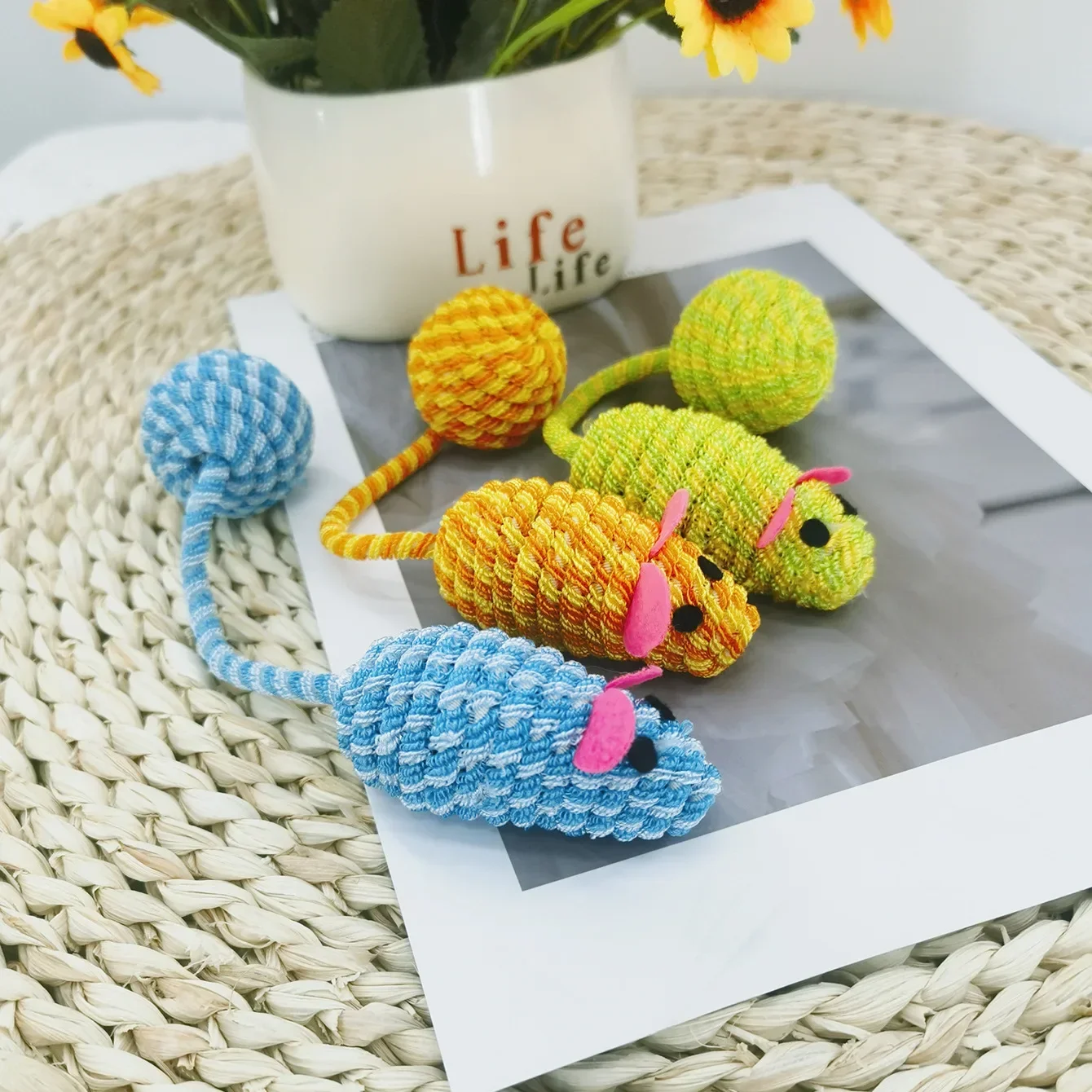 Juguete de cola de ratón tejido colorido para gatos, pelota de juego con sonido crujido, juguetes de autodiversión, suministros para mascotas, juguetes interactivos para gatos - imagen 3