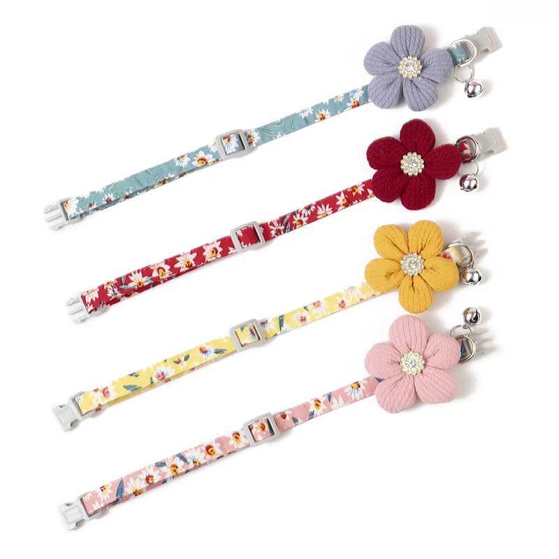 Collar con campana para gatos – Ajustable con flores