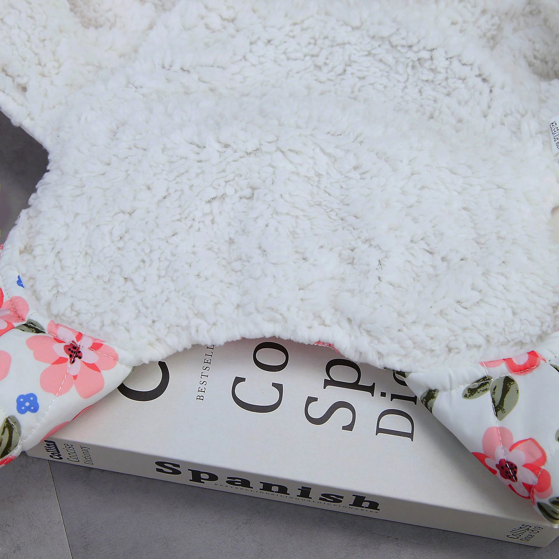 Mono grueso y cálido acolchado para perros pequeños, disfraz para mascotas con estampado Floral de estilo chino, ropa de invierno para perros con forro de Sherpa - imagen 5