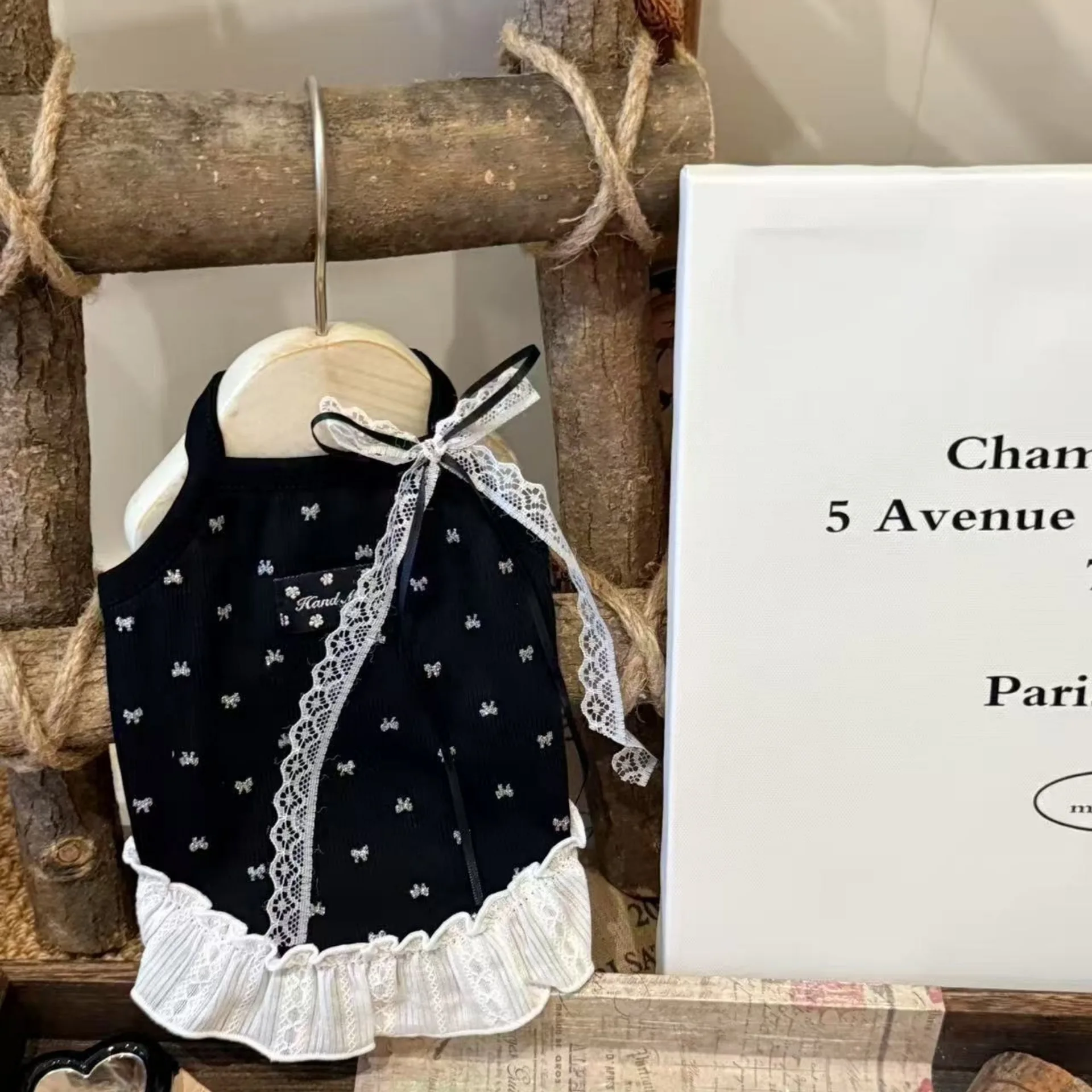Vestido de peluche con lazo para gatos y perros pequeños - imagen 3