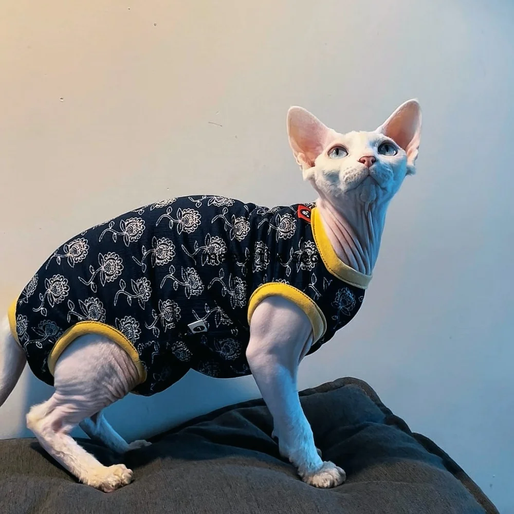 Camiseta elástica ajustada al cuerpo del gato