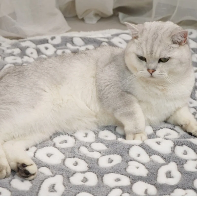 Mantas de cama cálidas para mascotas de invierno, esteras de lana para perrera, colchonetas portátiles para viajes al aire libre, almohadillas para dormir para gatos, colcha de nido suave para cachorros y gatitos - imagen 4