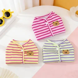 Ropa para perros: Chaleco sin mangas a rayas con oso de moda