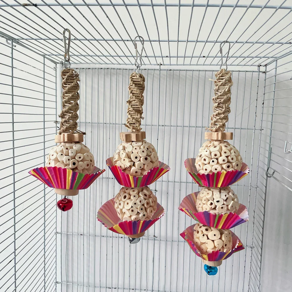 Palos para masticar pájaros, juguetes con campana, bloques de madera Natural, juguetes colgantes para loros, jaula, accesorios para loros, periquitos, cacatúas - imagen 2
