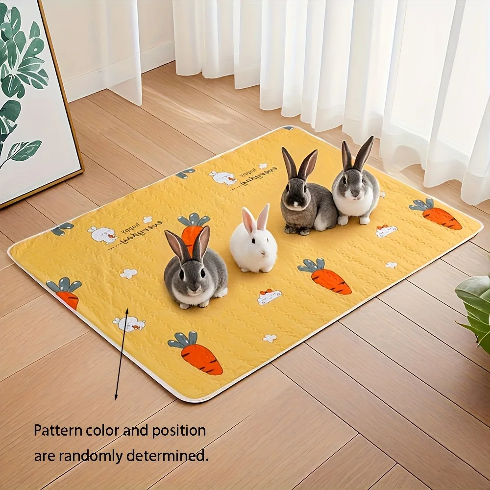 1 alfombrilla de baño de conejo reutilizable súper absorbente linda en forma de zanahoria con patrón aleatorio, fácil de limpiar, lavable a máquina, antideslizante, adecuada para pañales de conejo y perros, también se puede utilizar como decoración para jaulas de conejo, adecuada para todas las estaciones.