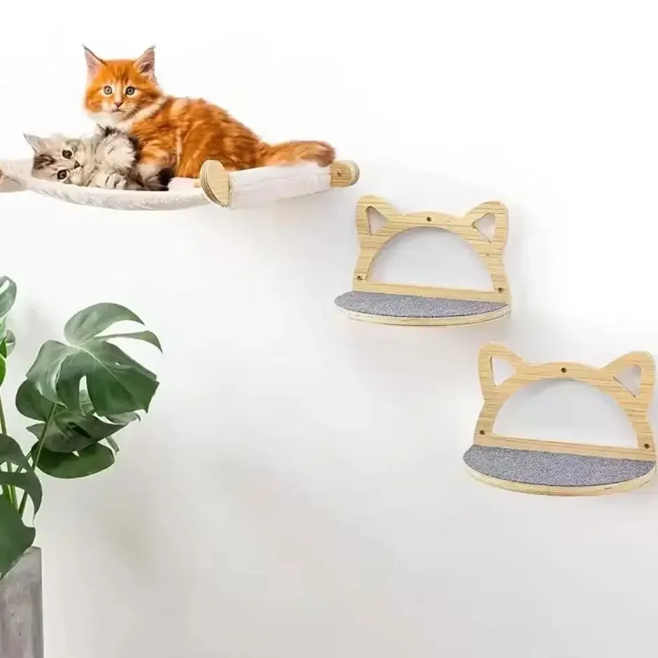 Poste rascador para gatos con escalera y plataforma de fieltro - imagen 3