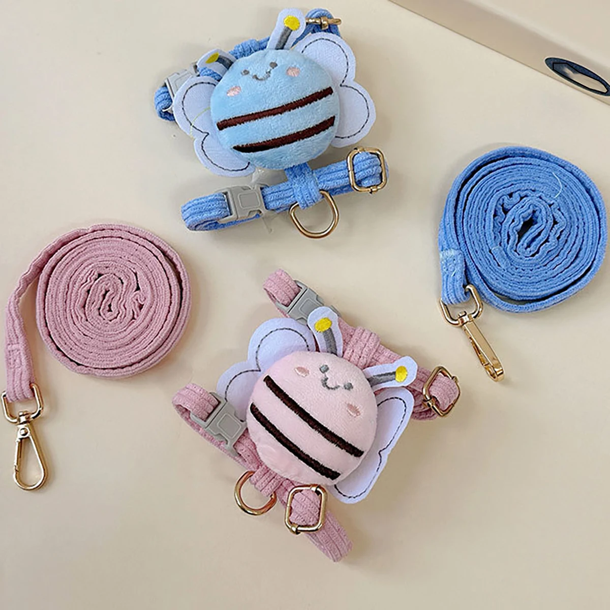 Arneses para mascotas, conjunto de correas, bonitos arneses para perros y gatos con abeja, suaves y ajustables para caminar al aire libre, correa antipérdida para cachorros y gatos, suministros para mascotas - imagen 5