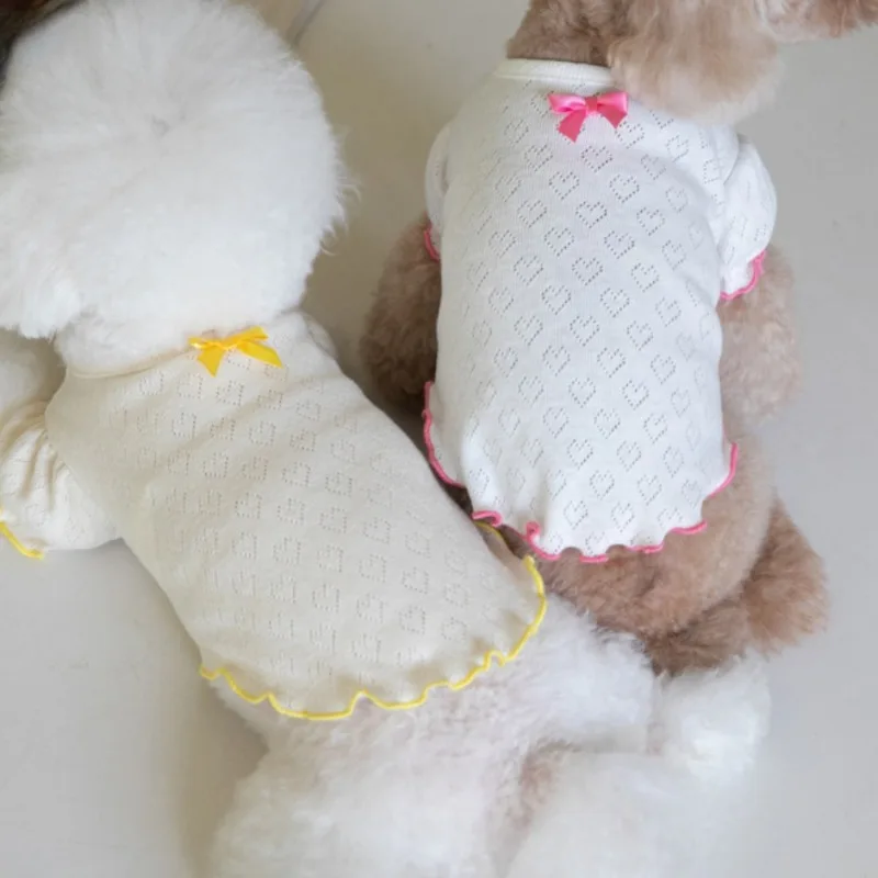 Ropa de diseñador de moda de invierno para cachorros, camisa con base de amor, camiseta con borde de oreja de madera, ropa bonita para el hogar para mascotas, suéter para perros de peluche