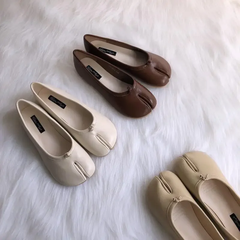 Tabi Ninja-zapatos planos de piel de microfibra para mujer, zapatillas cómodas con punta dividida, mocasines de fondo suave, 2023 - imagen 3