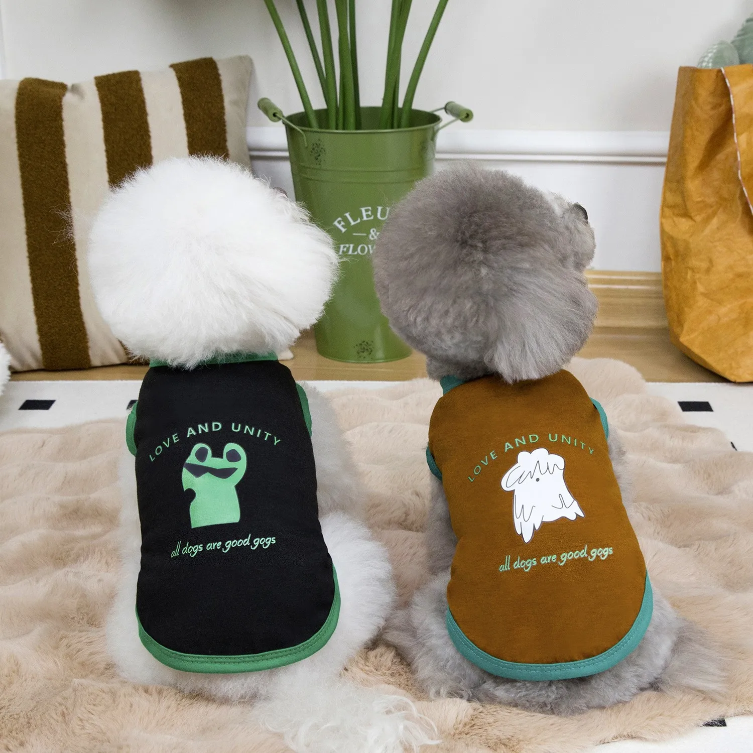 Camiseta sin mangas bonita para mascotas, abrigo de pierna de peluche, protector solar fino para mascotas, ropa para perros pequeños, ropa para cachorros
