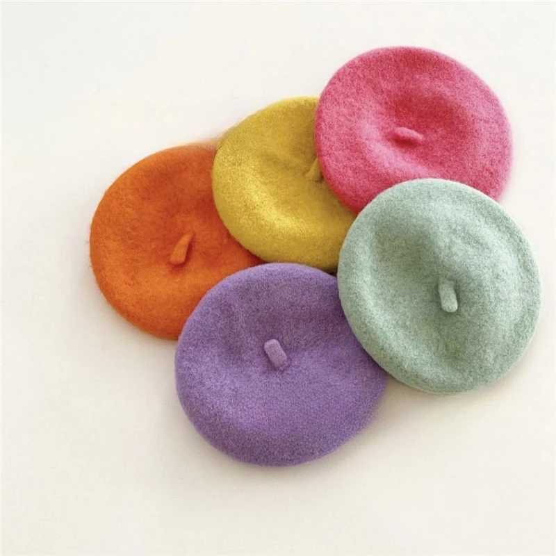 INS Color sólido auriculares para mascotas pintor sombrero de lana perro gato boina Mini decoración foto tocado perro cumpleaños accesorios para mascotas - imagen 3